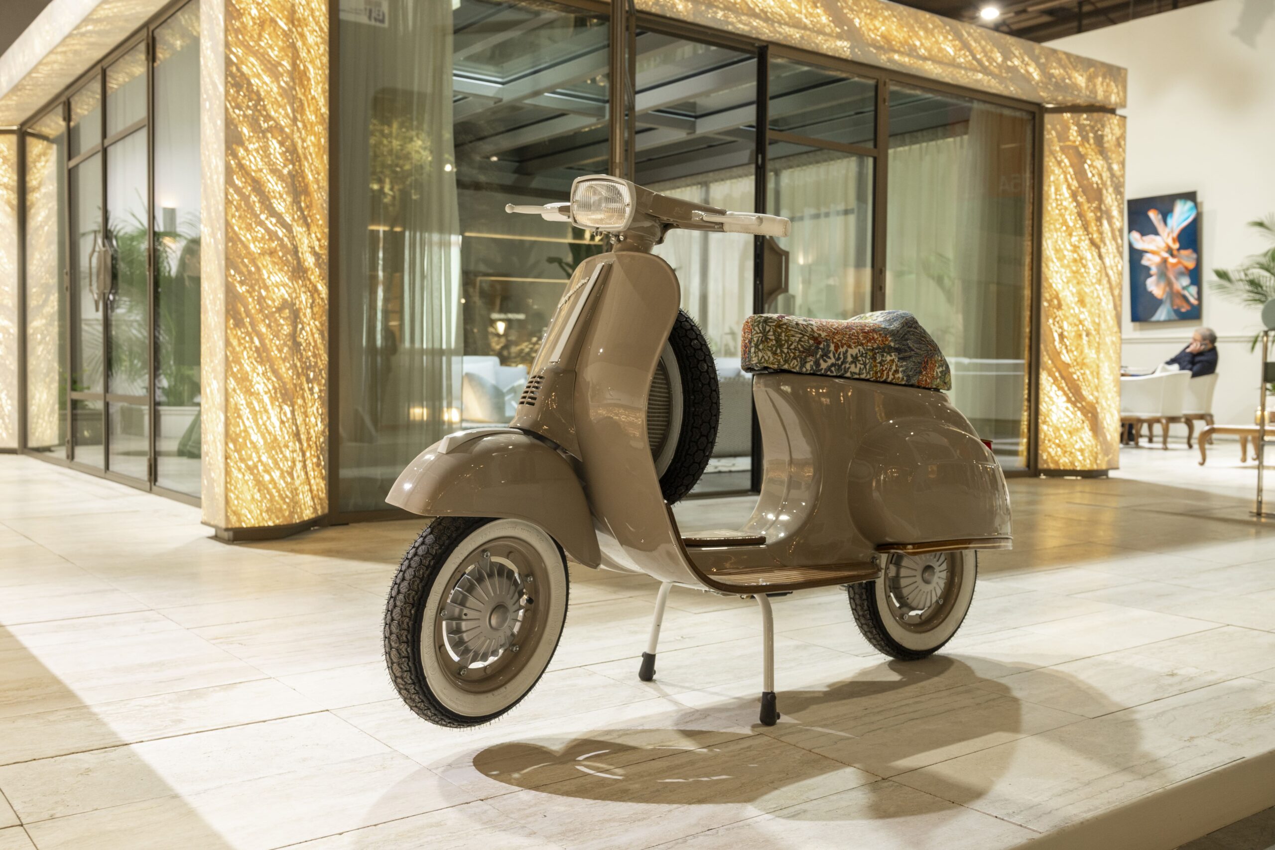 Vespa Cappuccino salone del mobile 2025 parte frontale